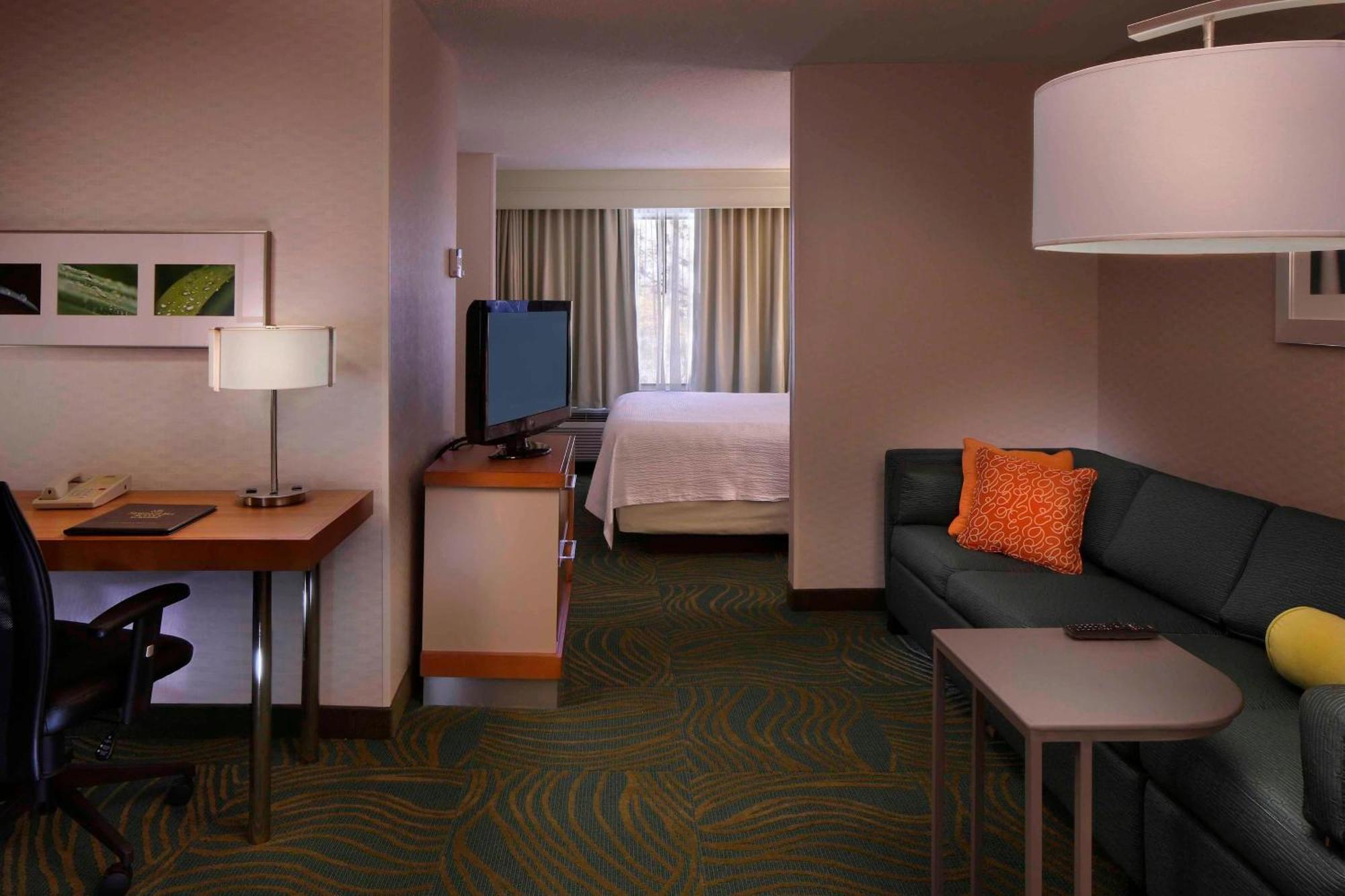Springhill Suites By Marriott Waterford / Mystic New London Exterior photo